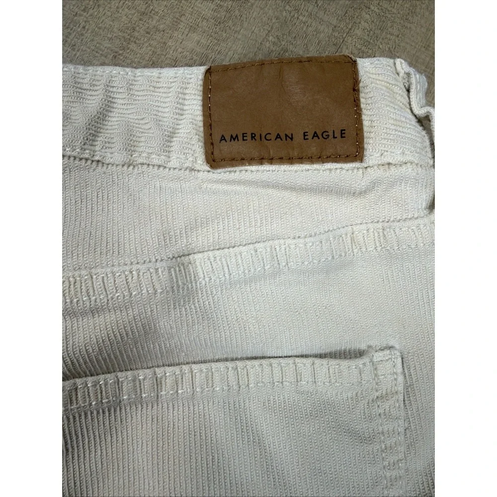 American Eagle Super Stretch Corduroy Shorts‎ Women Size 12 Cream Ivory Mid Rise